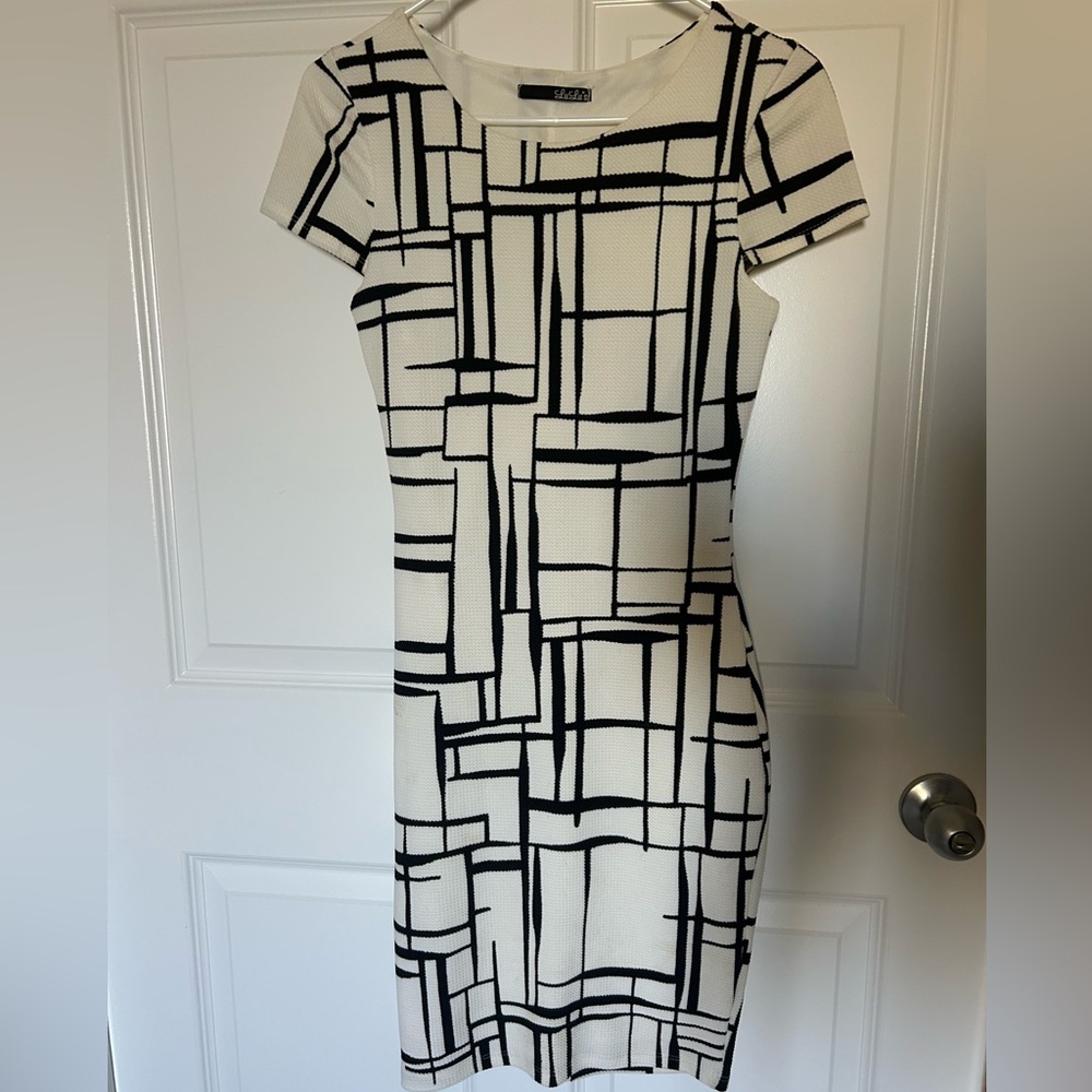 Lulu's Black and White Patterned Midi Dress